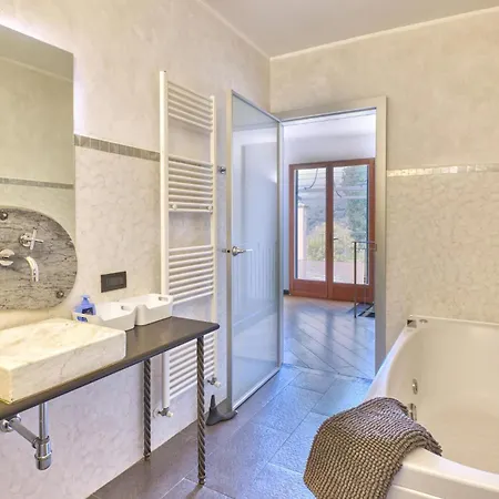 Gorgeous In Prela Prela'