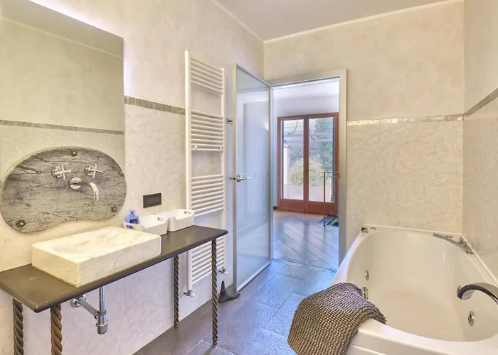 Gorgeous In Prela Prela'